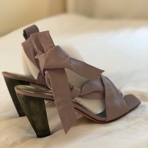 🛍🎁 make an offer now! soft leather 😉